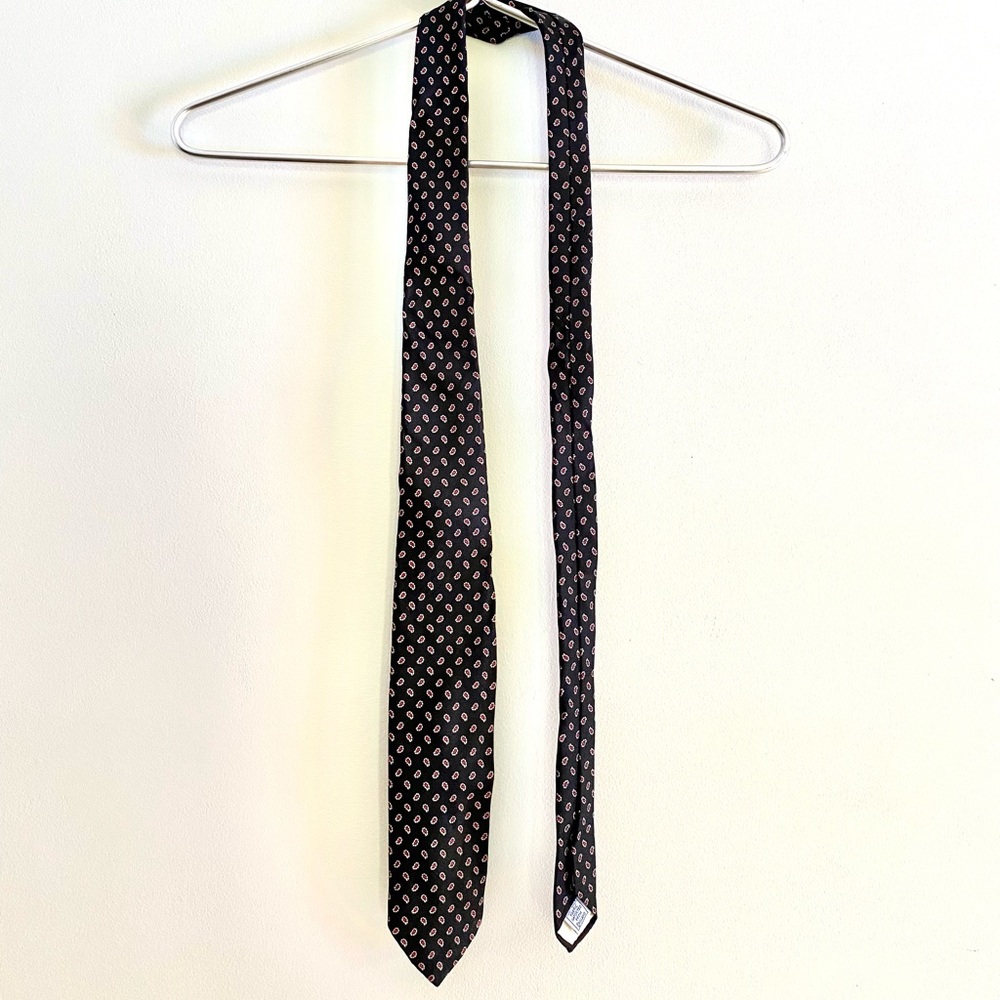 Bloomingdale’s Traditionalist tie
